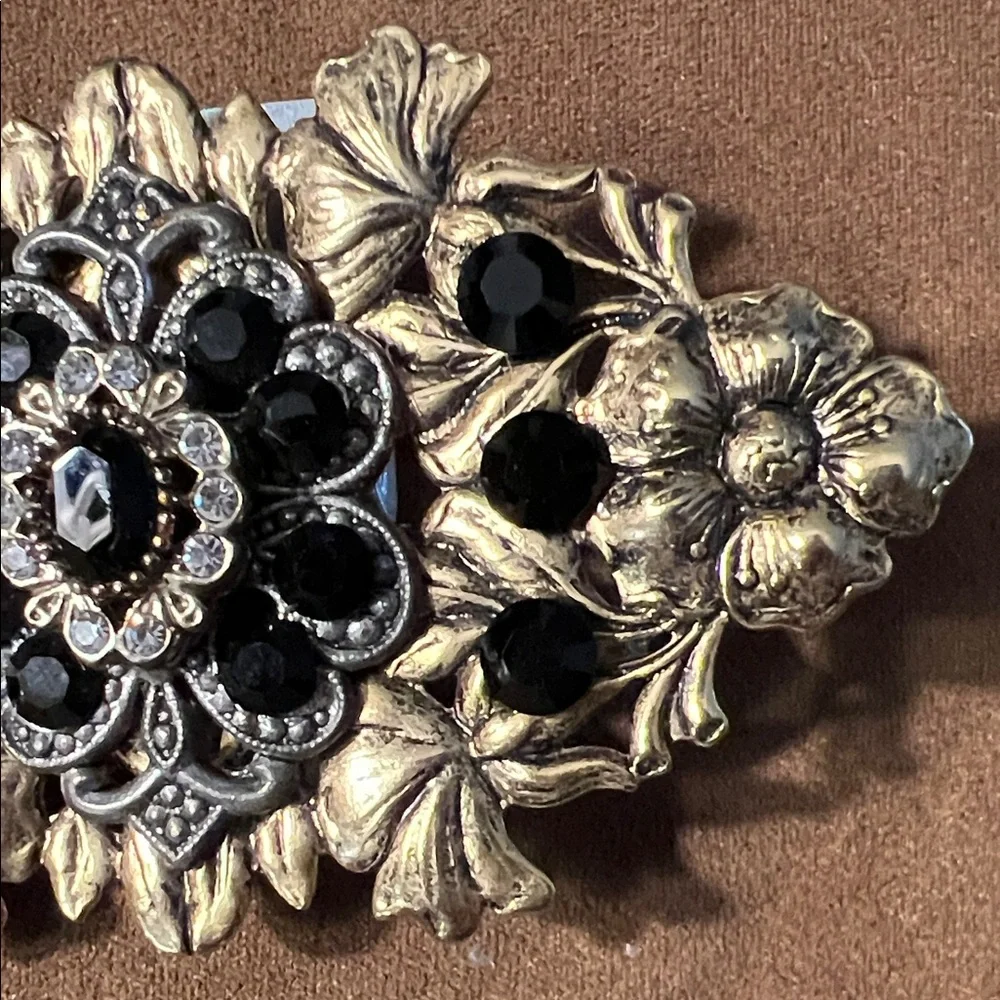 N/A gold tone